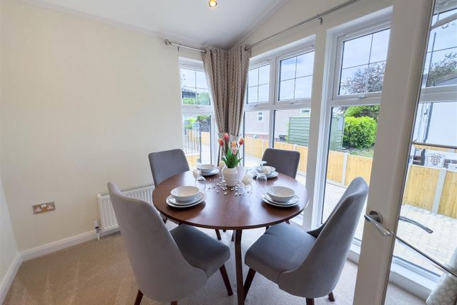 12 Dee Road, Willows Riverside Park, Windsor photo 3