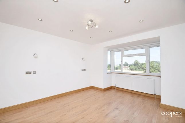 101, Hampermill Lane, Watford photo 4