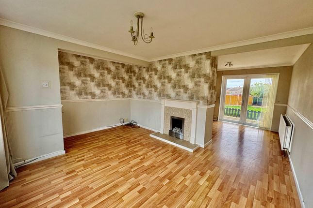 24, Kendall Rise, Kingswinford photo 3