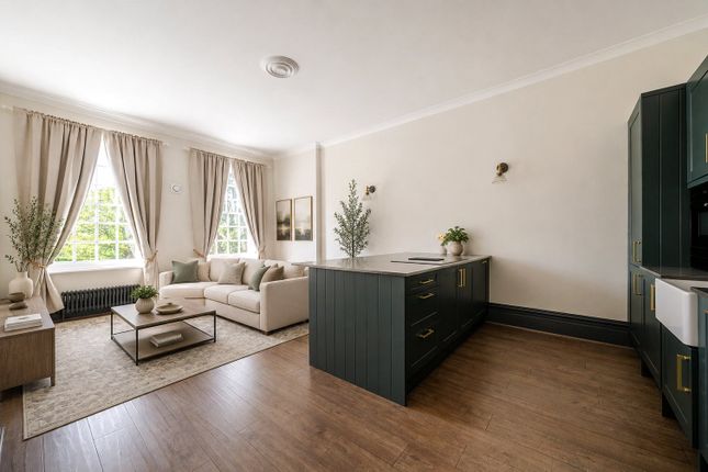 8, Summersbury Hall, Shalford photo 2