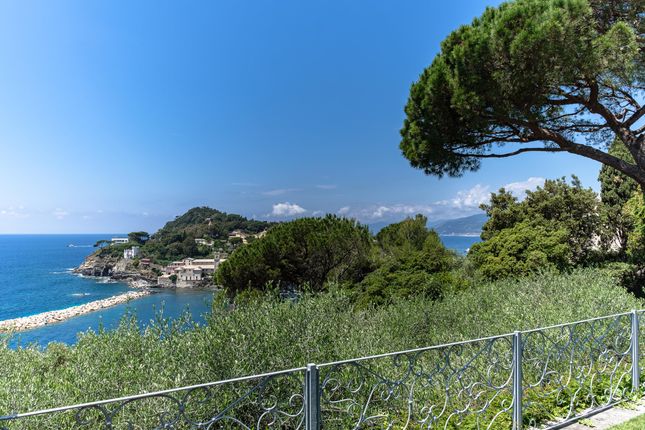 Villa for sale in Sestri Levante, Genova, Liguria, Italy