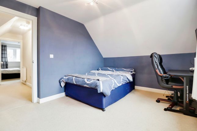 Town house for sale in Oliver Close, Leicester