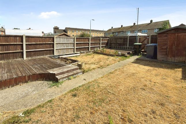 19, Spashett Road, Lowestoft photo 2