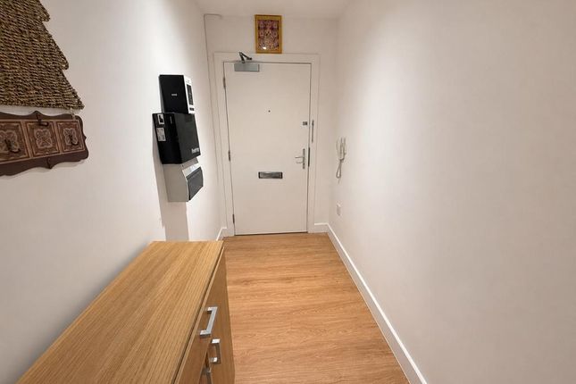 Duke Court, Hounslow photo 4