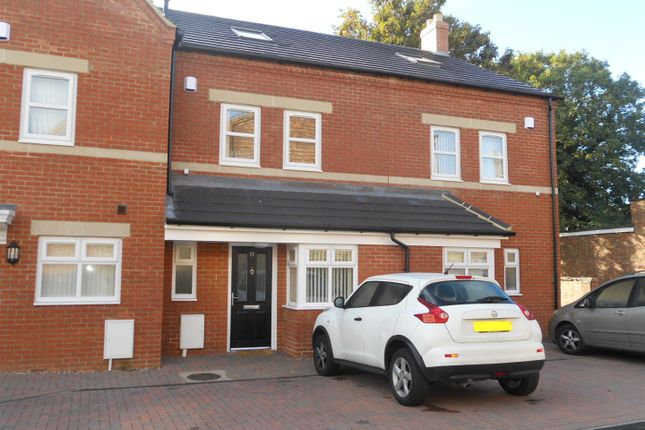 End terrace house to rent in Chequers Lane, Wellingborough