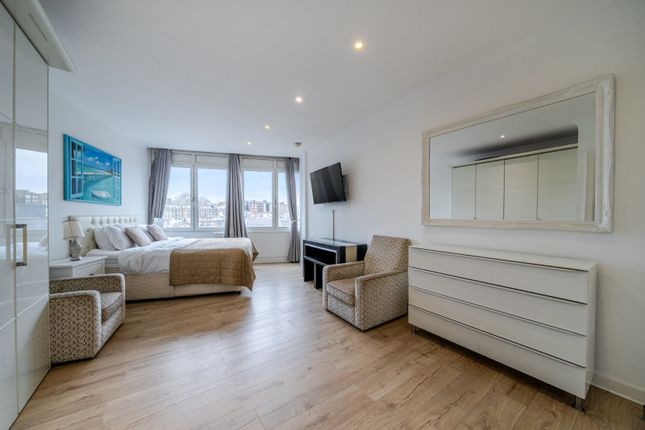 A, 5, Collier House, London photo 4