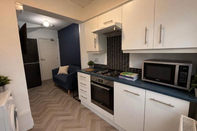 Rooms at, 54, Talbot Road, Manchester photo 5