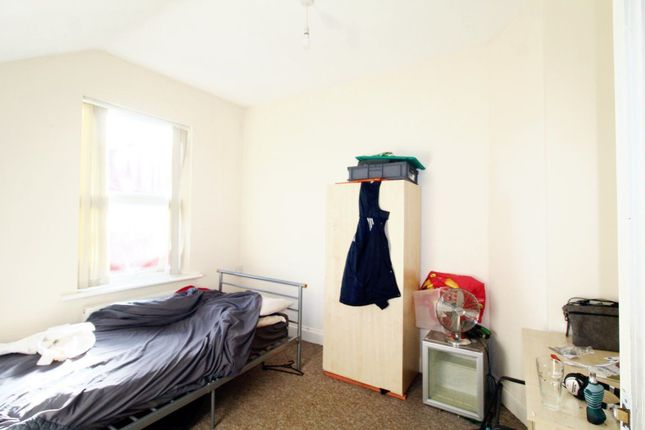 Flat to rent in Foxhall Road, Forest Fields