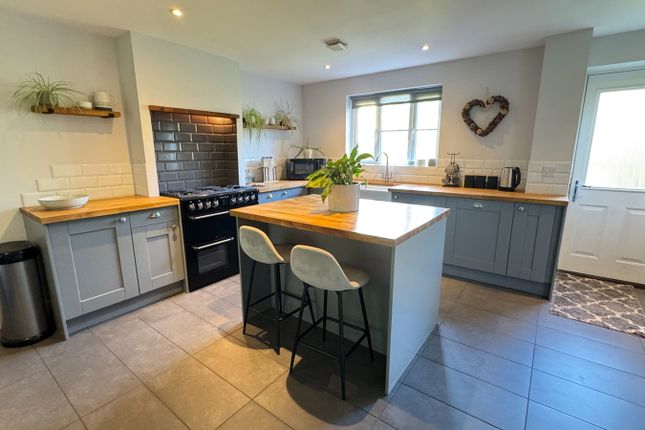 17, Woodpecker Way, Tavistock photo 2