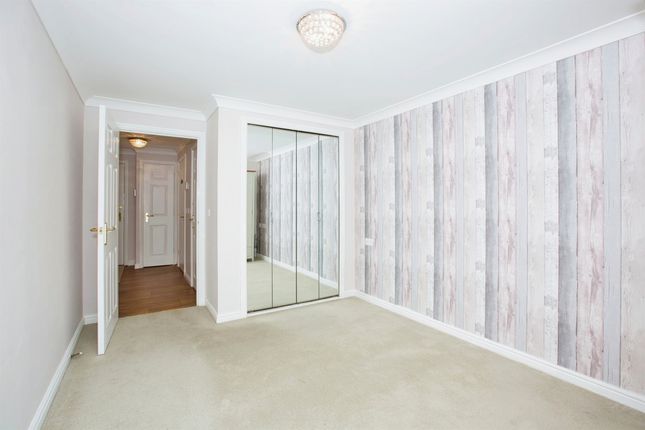 Flat for sale in Somerton Road, Street