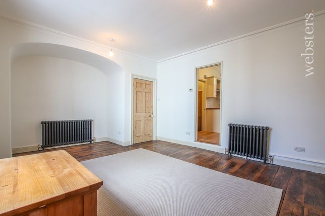 Town house for sale in Willow Lane, Norwich