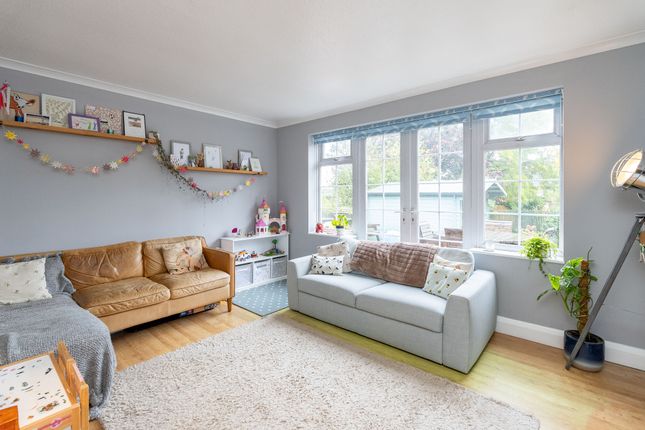 7, Kiln Lane, Betchworth photo 2