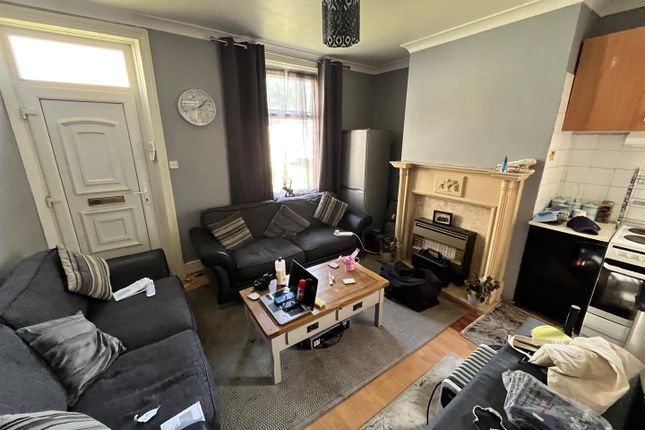 14, Scar Lane, Huddersfield photo 2