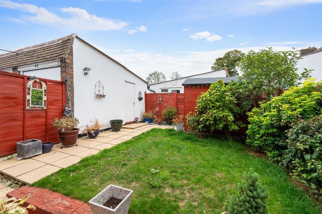 45, Courtlands Crescent, Banstead photo 4
