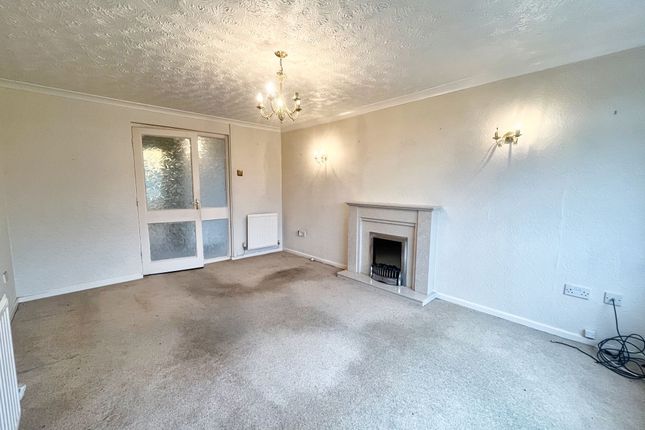 8 Hornbeam Close, Neath photo 3