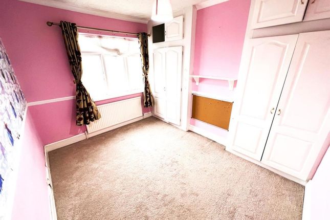Mortlake Road, Ilford photo 5