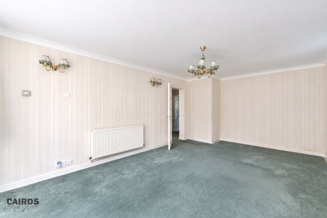 8,, Downs Lodge Court, Epsom photo 3