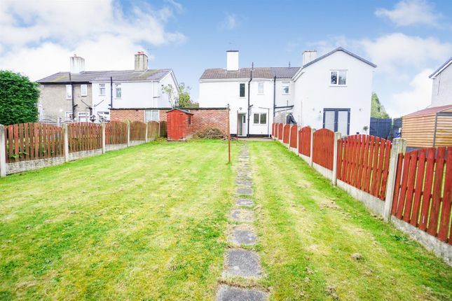39, Emmett Carr Lane, Sheffield photo 2
