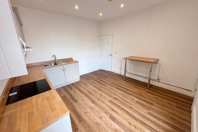 21 Florence Place, Pontypool photo 4