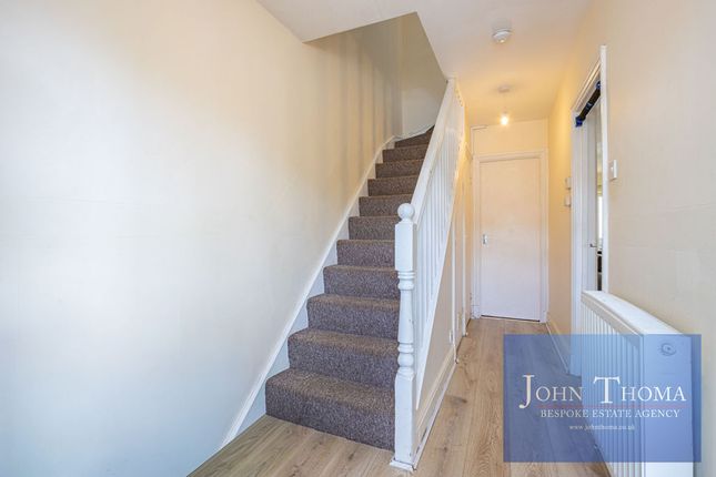 52, Kingsley Road, Hainault photo 2