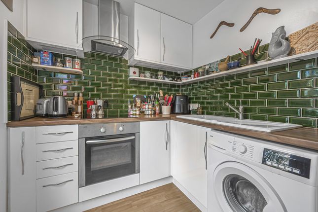 32, Paxton Road, London photo 4