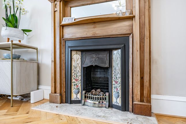 10 Albany Drive, Burnside, Glasgow photo 5
