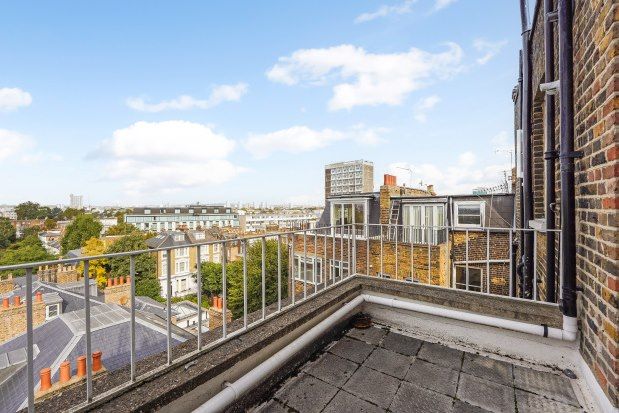 Flat to rent in 14 Campden Hill Gardens, London