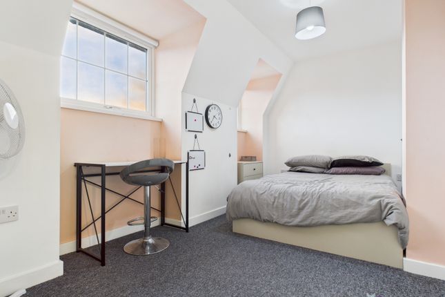 Room 17, The Yorkshireman, Hu1