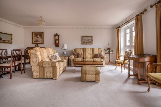 Flat 6, Lawley House, 37, Clevedon Road, Twickenham photo 4