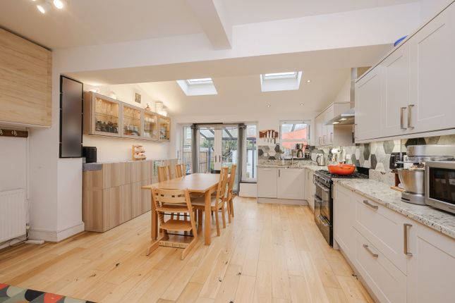 10, Croft Road, London photo 2