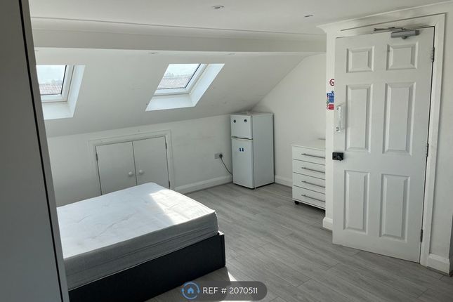 Thumbnail Room to rent in Stockport Road, London