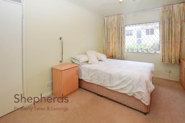 Semi-detached bungalow for sale in Windsor Close, Cheshunt, Waltham Cross