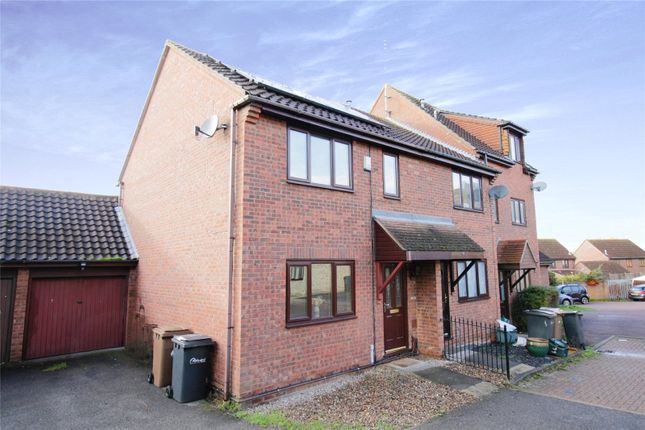 End terrace house to rent in Hallowell Down, South Woodham Ferrers, Chelmsford, Essex