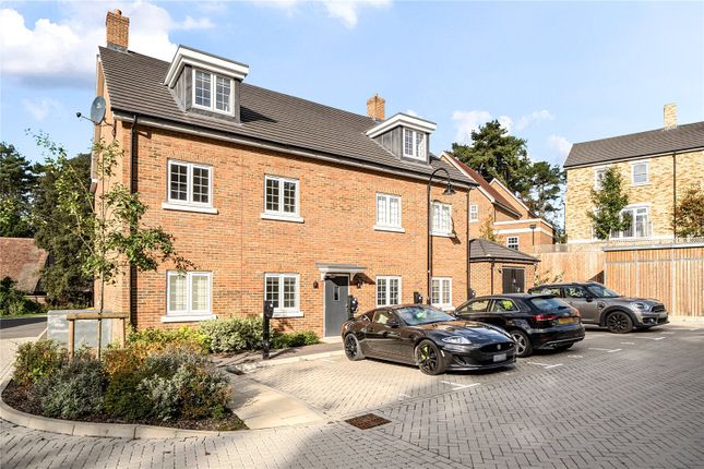 MTVH SO - Flat 4, Chessington House, 3, Merrileas Drive, Leatherhead photo 3