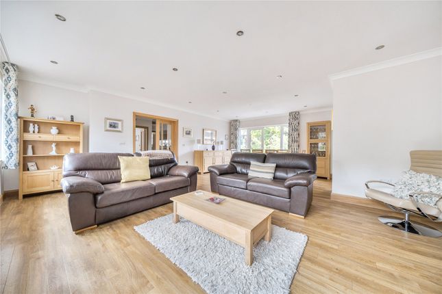 18, The Birches, Orpington photo 3