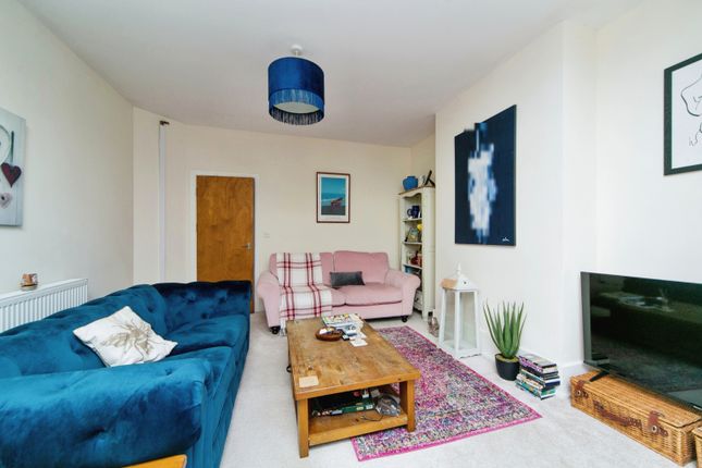 Flat 1, 7, York Road, Conwy photo 2