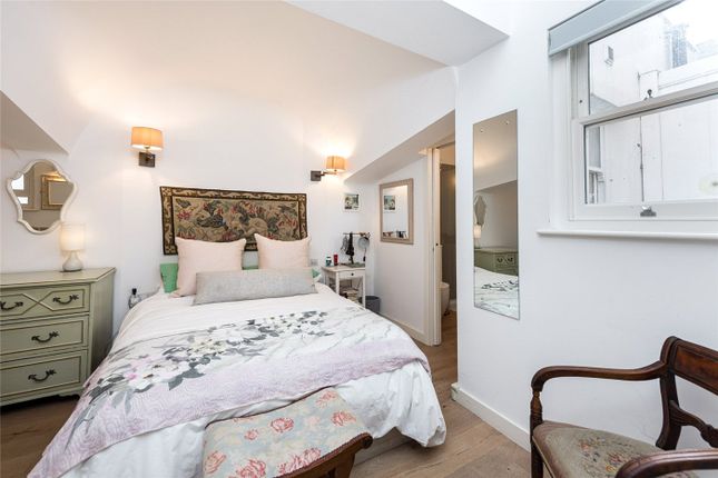 Flat 2, 15, The Old Post House, London photo 4