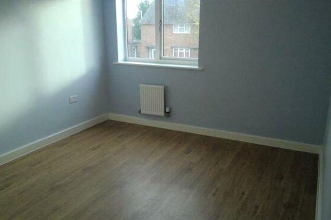 8 Hamilton Court Powell Road, Basildon photo 4