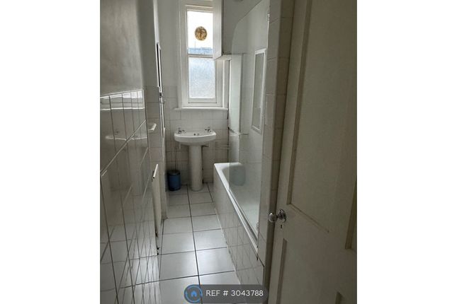 Flat A Primrose Mansions, Prince Of Wales Drive, London photo 2