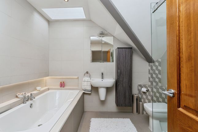 Master En-Suite