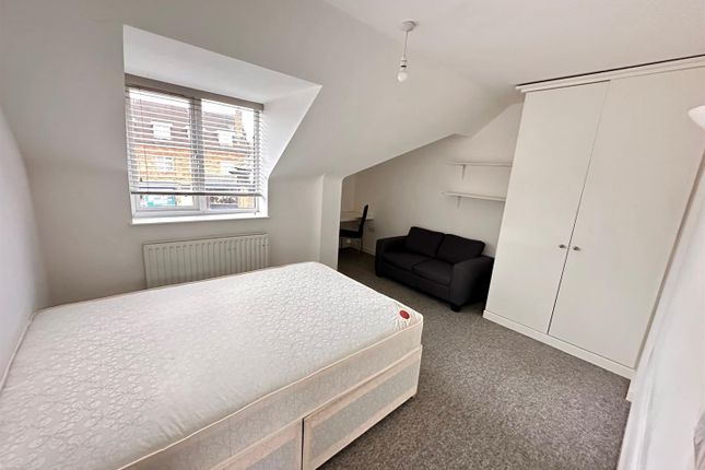 Flat 3, Northfields Court, Uxbridge photo 3