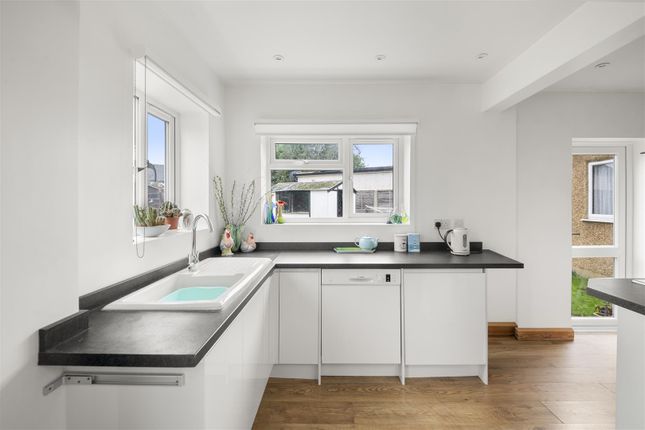 21, Napier Close, West Drayton photo 4