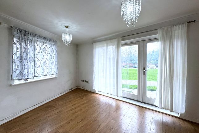 8, Tristan Court, Wembley photo 3