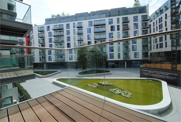 Thumbnail Flat to rent in Saffron Central Square, Croydon, Surrey
