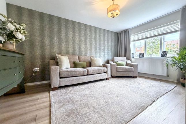 12, Holmfirth Close, Houghton Le Spring photo 2