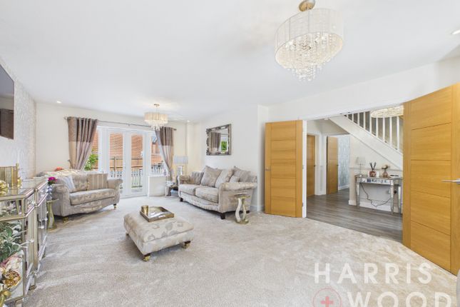 7 Evelyn Mews, Colchester, Essex photo 2