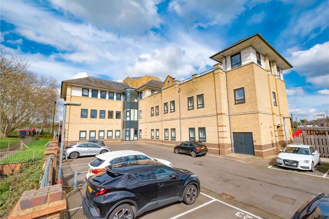 Thumbnail Flat for sale in Wyvern House, Frimley, Surrey