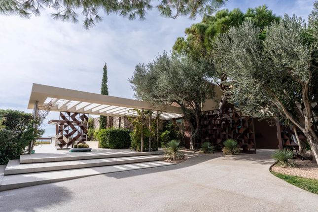 Villa for sale in Agios Dimitrios, 172 36, Greece