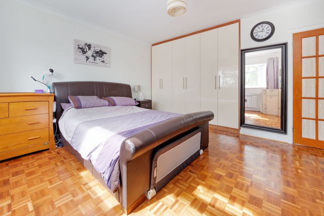 Flat for sale in Balmore Crescent, Cockfosters, Barnet