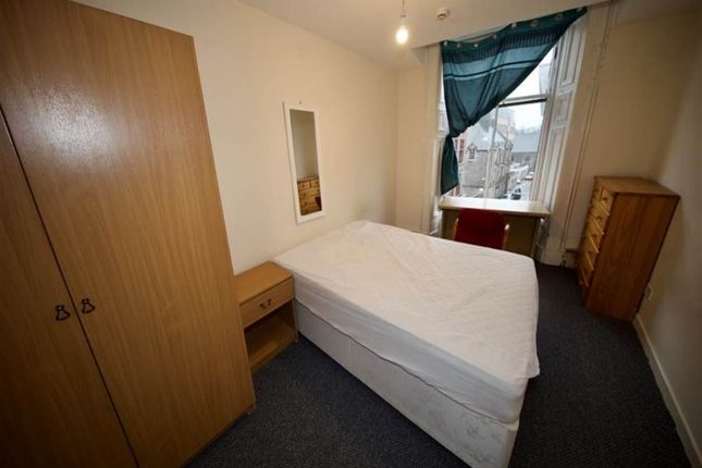 Flat to rent in Meadowside, Dundee